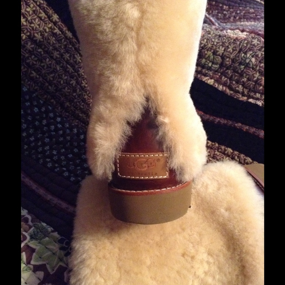 UGG Brown Leather and Cream Shearling Ankle Boots. Sz 6.5 - Picture 4 of 4